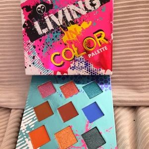 Hank and Henry Eyeshadow Pallet